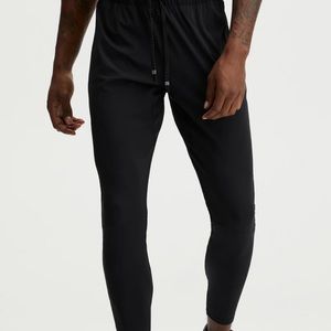 Fabletics Men’s ‘The Takeover Pant’